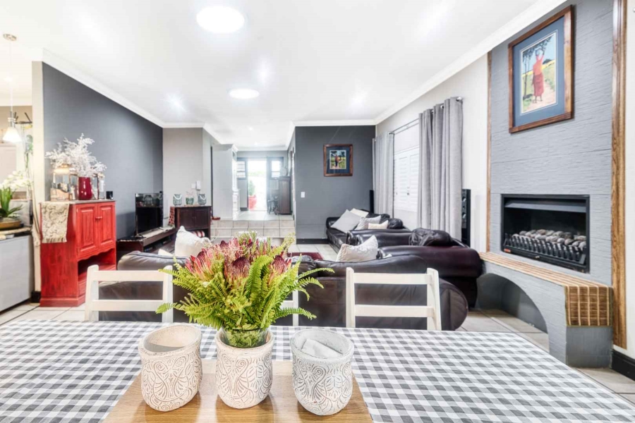 4 Bedroom Property for Sale in Hermanus Heights Western Cape